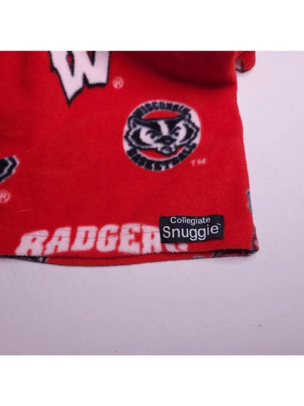 University Wisconsin Badgers Red Collegiate Snuggie Blanket Sleeves Tailgating